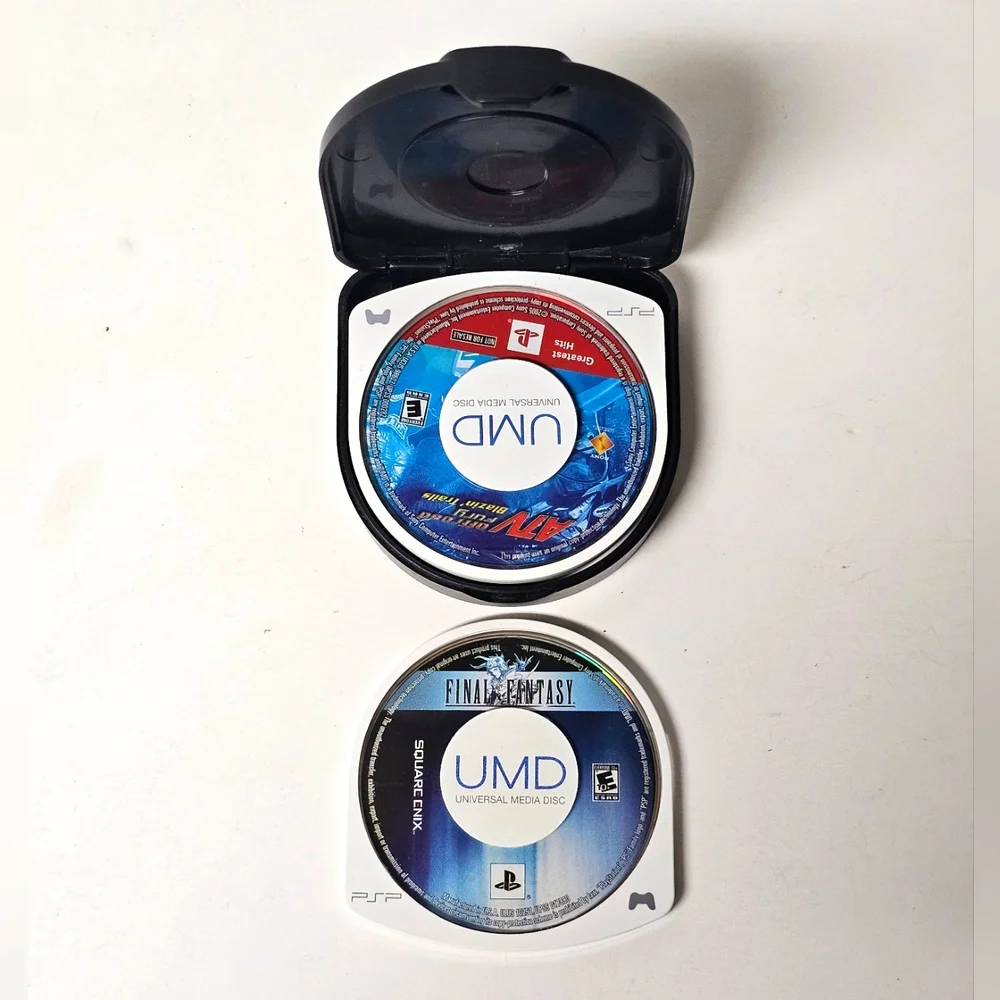Sony PSP 4-game Lot w/ Black Intec Game holder Case (Final Fantasy, ATV, & More)